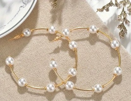 PEARL & GOLD HOOPS