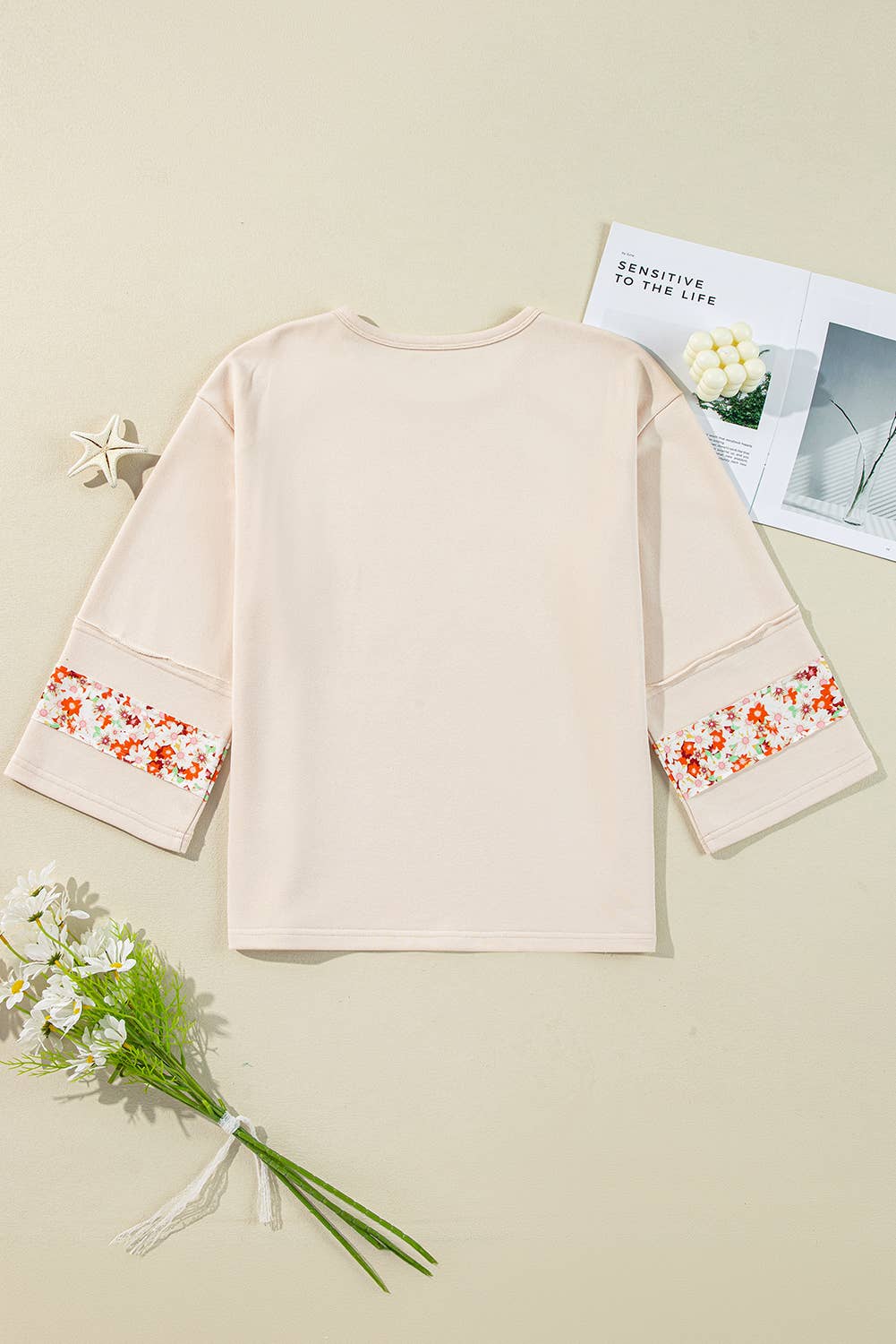 Plus Size Flower Patched Side Slits Crewneck Top